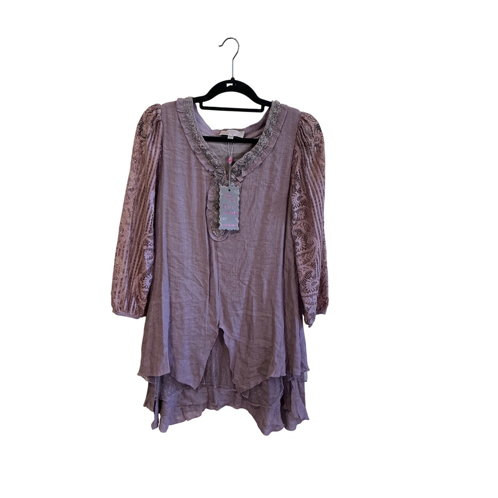 Pretty Angel Tunic Top Lace Sleeve Tiered Hem Roses Collar Unique Blouse
